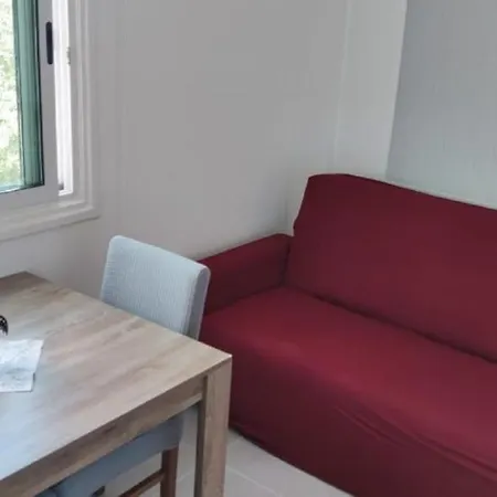 빌라 Suluca Homes 키레니아