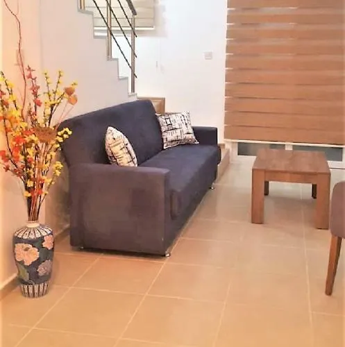 ヴィラ Suluca Homes *